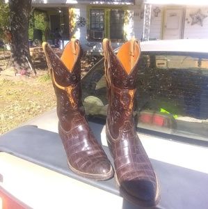 Size 9 1\2 b alligator boots